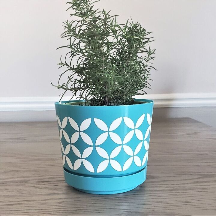 fun flower pots designed using the silhouette cameo