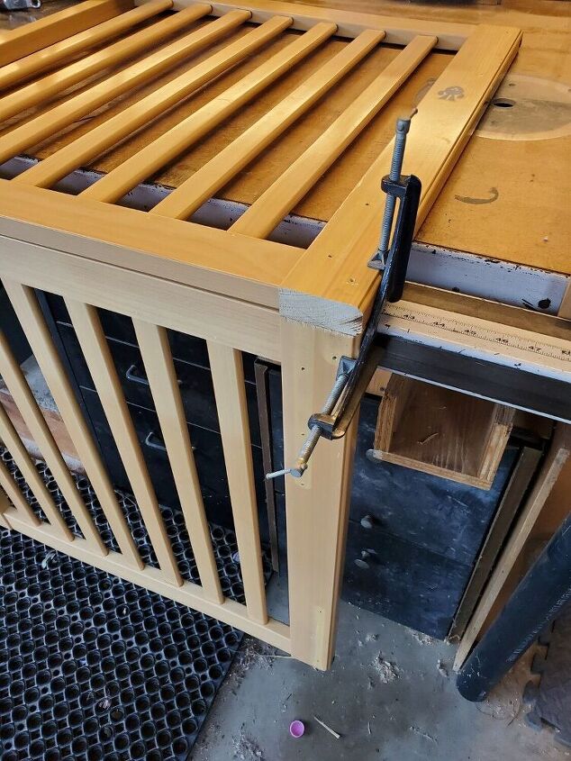 easy canvas rack using a crib