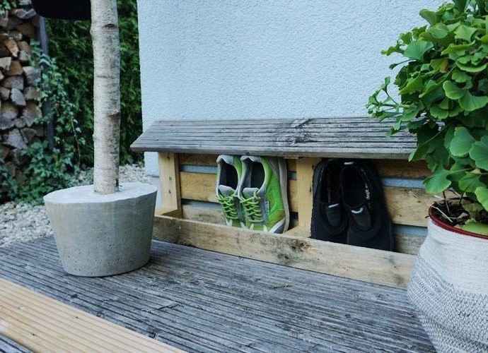 build an outdoor shoe rack from pallets