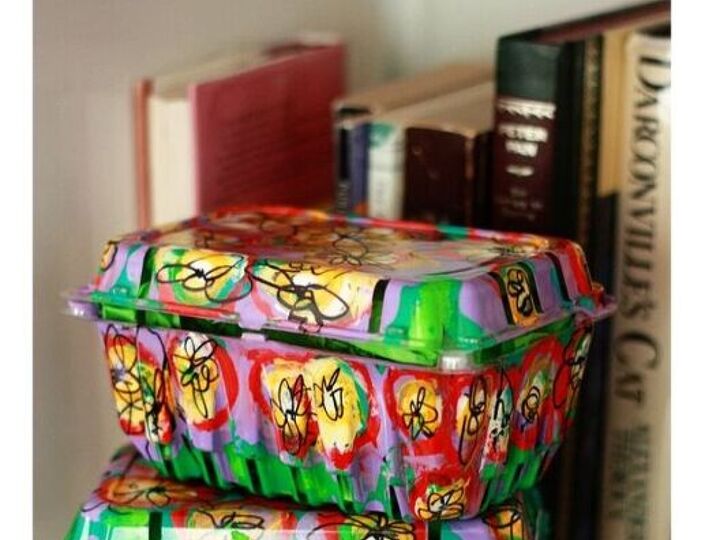 q what type of paint that would stick to fruit plastic container