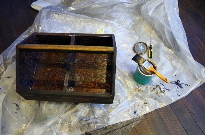 caja de herramientas del viejo jardinero upcycle almacenamiento de bao y una barra