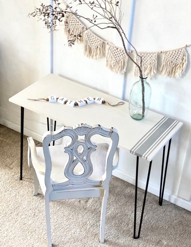 mesa hecha a mano silla tapizada