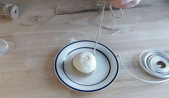 make an easy diy sculpture with clay and wire