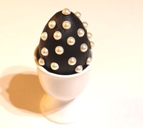 five ideas to decorate eggs for easter, Pearls and paint