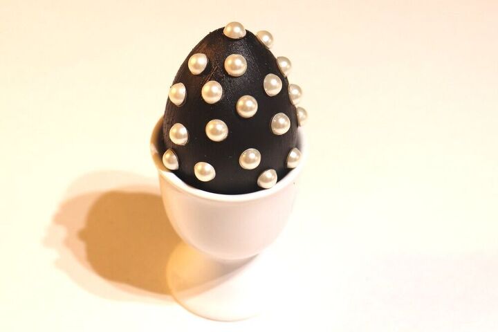 cinco ideas para decorar huevos de pascua, Perlas y pintura