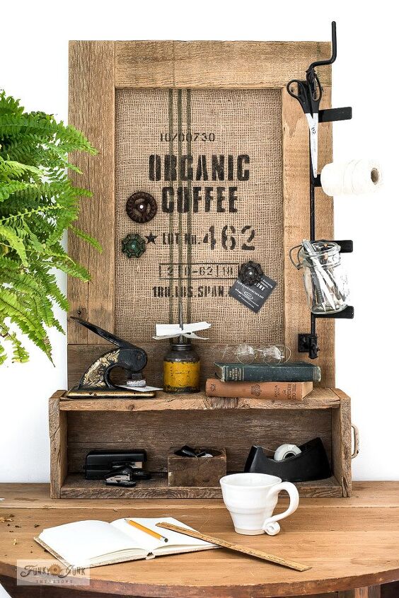 crea un ambiente de cafetera con este sencillo saco de granos de caf de bricolaje, Un tabl n de anuncios con tem tica de caf