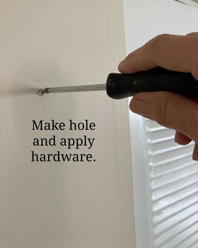 how to hang a picture straight with one piece of tape