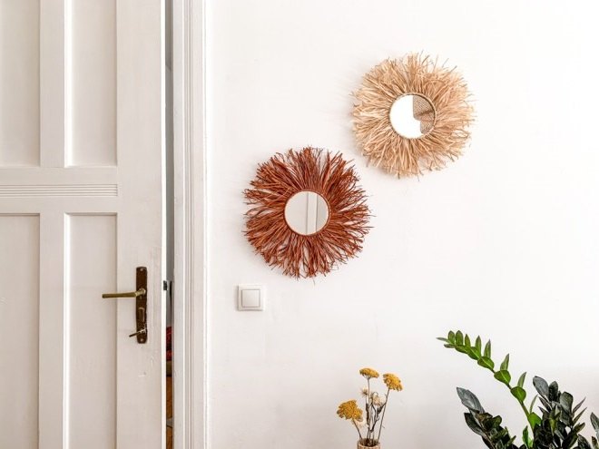 20 formas creativas de dar a tu casa un toque bohemio, Estilo Boho Espejo de pared de rafia DIY Woorden Boek DIY