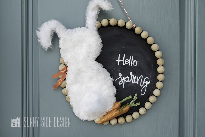 20 ideas de decoracin de conejos increblemente bonitas, Crea una corona de flores asequible para la primavera con art culos inesperados