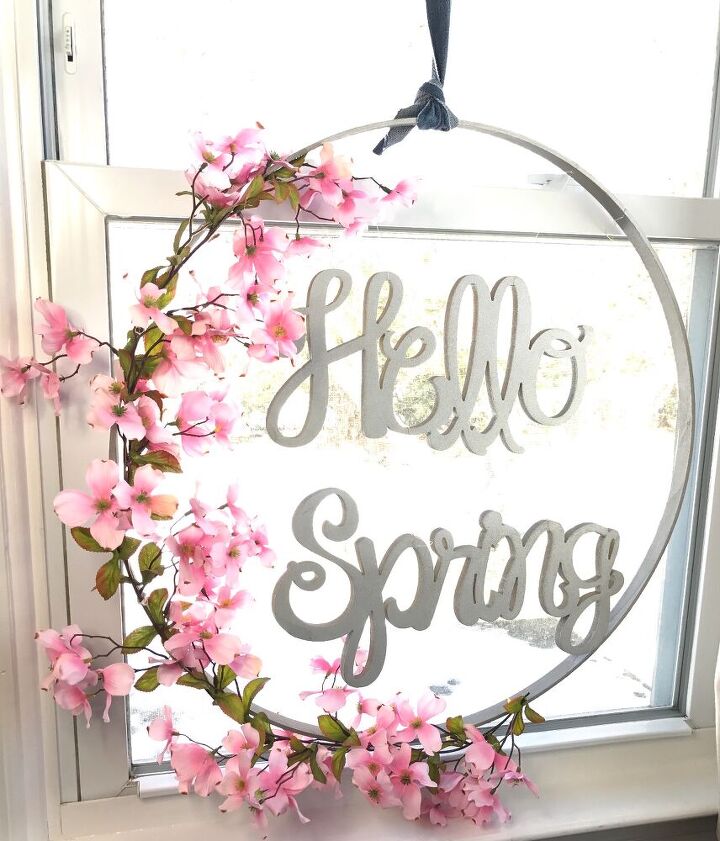 13 ideas para puertas de primavera que harn que los vecinos se detengan y miren, Guirnalda de aros florales