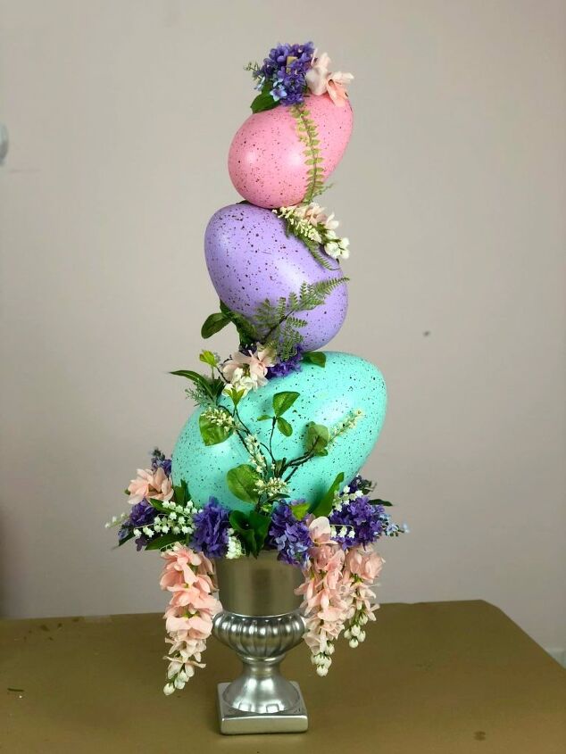 las 20 mejores ideas de decoracin de primavera que la gente ha salvado este mes, Haz un Topiario de Huevos de Pascua