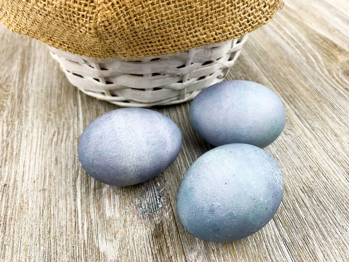 las 20 mejores ideas de decoracin de primavera que la gente ha salvado este mes, Te ir los huevos de Pascua con ar ndanos