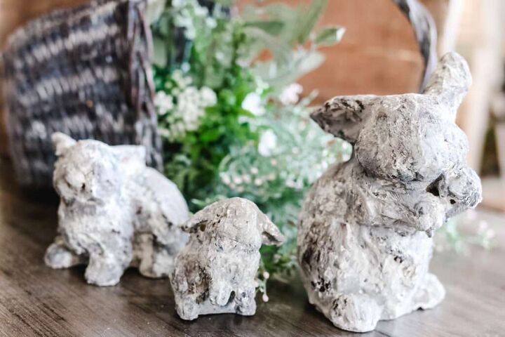 las 20 mejores ideas de decoracin de primavera que la gente ha salvado este mes, Conejitos de cemento DIY