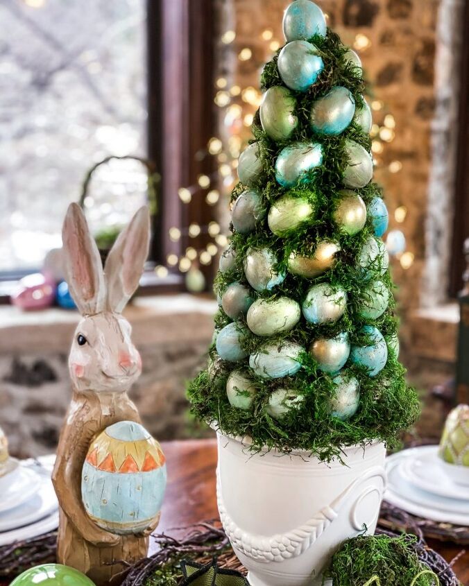 las 20 mejores ideas de decoracin de primavera que la gente ha salvado este mes, Topiario de musgo y huevos de Pascua DIY