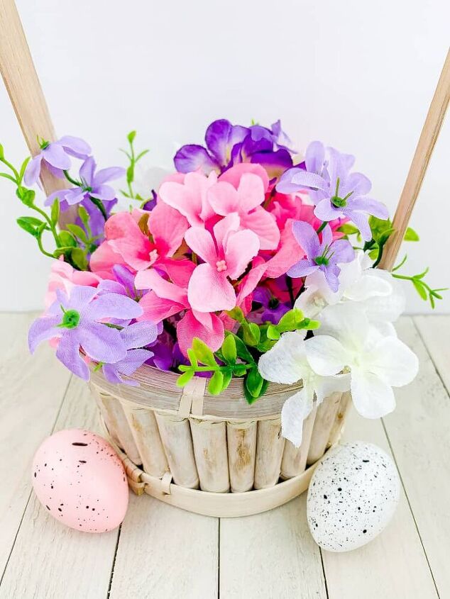 cesta de flores de pascua