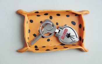 Bandeja de almacenamiento de llaves hecha con arcilla de secado al aire
