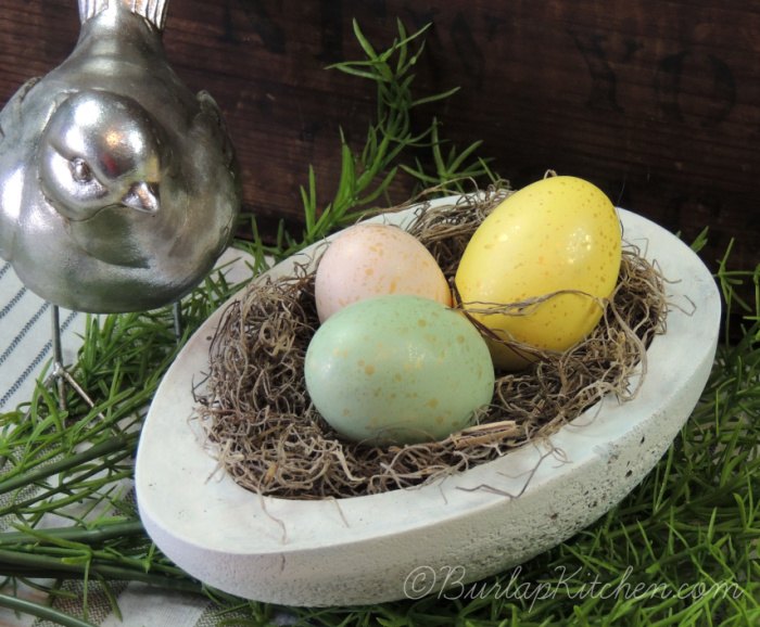 10 ideas de decoracin para la mesa de pascua que impresionarn a tu familia y amigos, Plato de cemento para huevos de Pascua