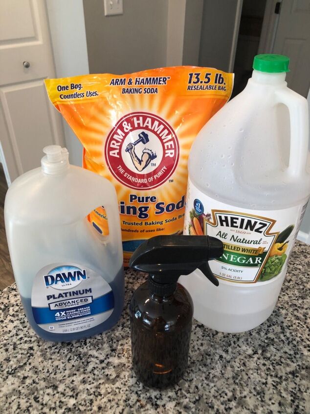 15 produtos de limpeza e sprays diy para adicionar ao seu arsenal nesta primavera, 3 Ingrediente Magic Bathtub Cleaner Sem esfregar baixo odor e natural