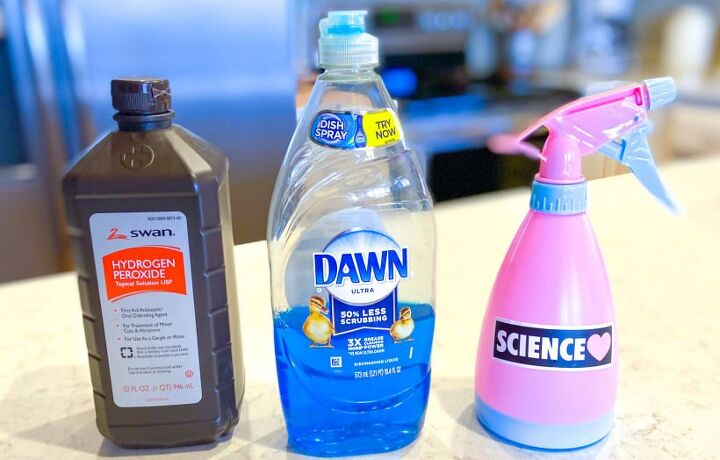 15 produtos de limpeza e sprays diy para adicionar ao seu arsenal nesta primavera, limpador de estofados fa a voc mesmo
