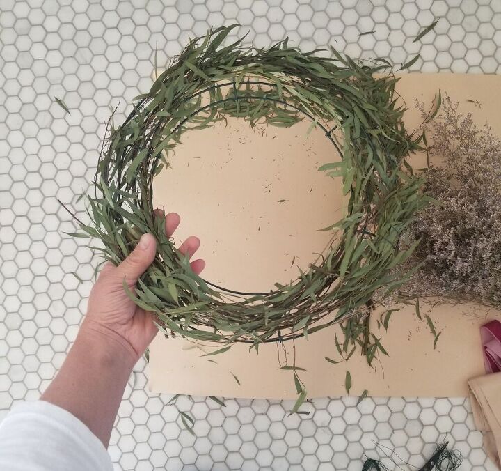 how to make a dried floral wreath two different ways