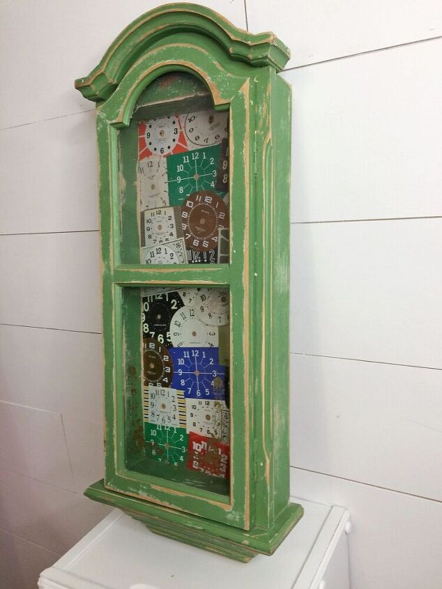 wait until you see this antiquey clock cabinet