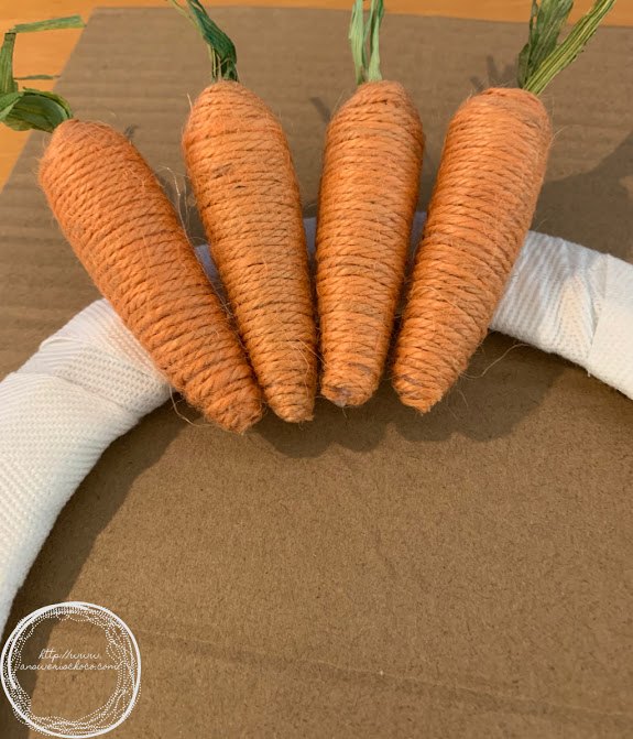 guirnalda de zanahorias con cordel