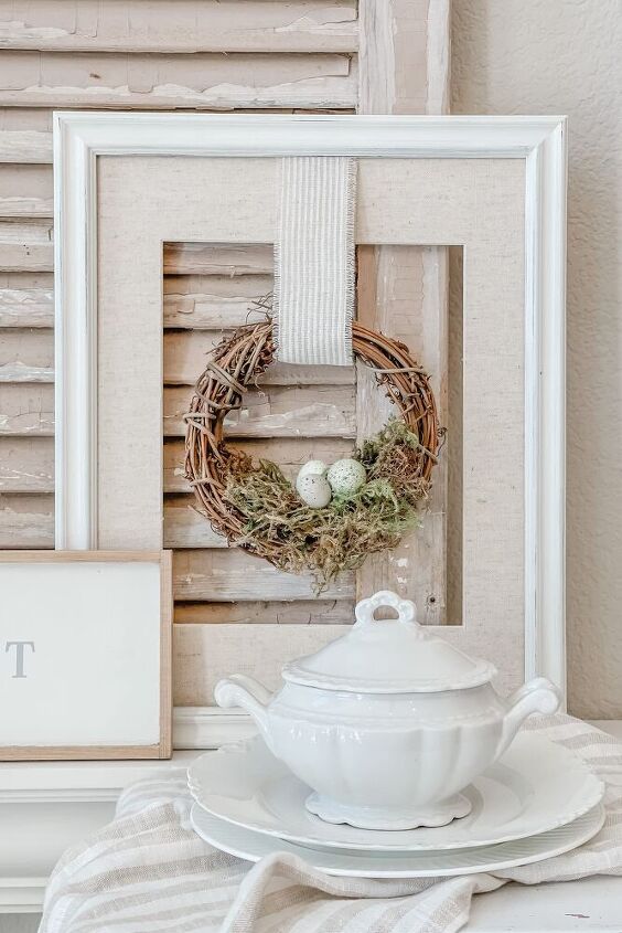 small wreath spring wall decor