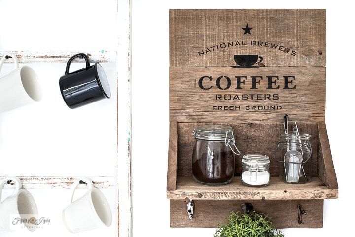 s 20 bricolajes inteligentes que entusiasman a los amantes del cafe, Haz una estanter a r stica con tem tica de caf para espacios compactos