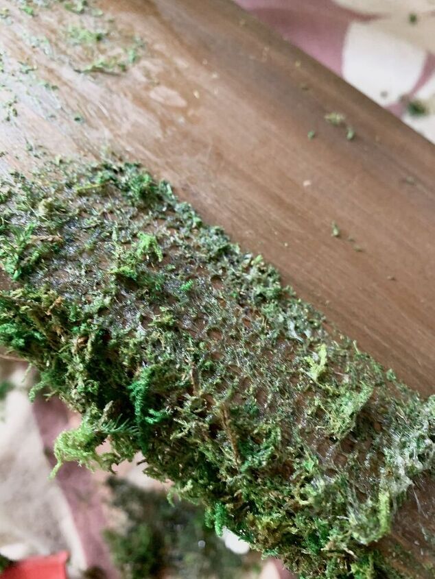 q how do you remove faux moss from a wood surface