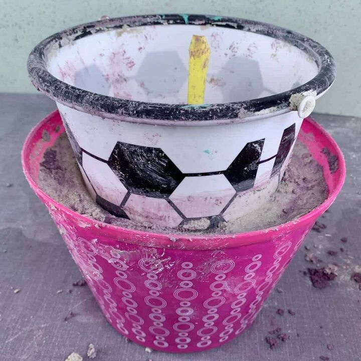 make a dyed cement planter for cheap