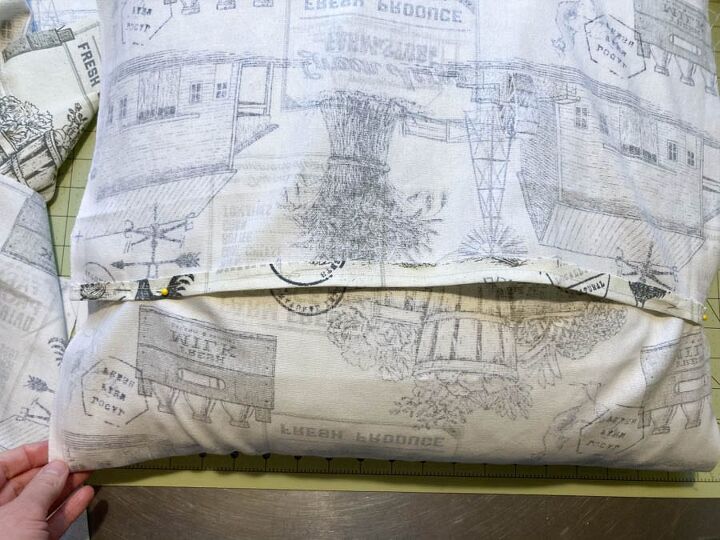 easy farmhouse envelope pillow cover tutorial