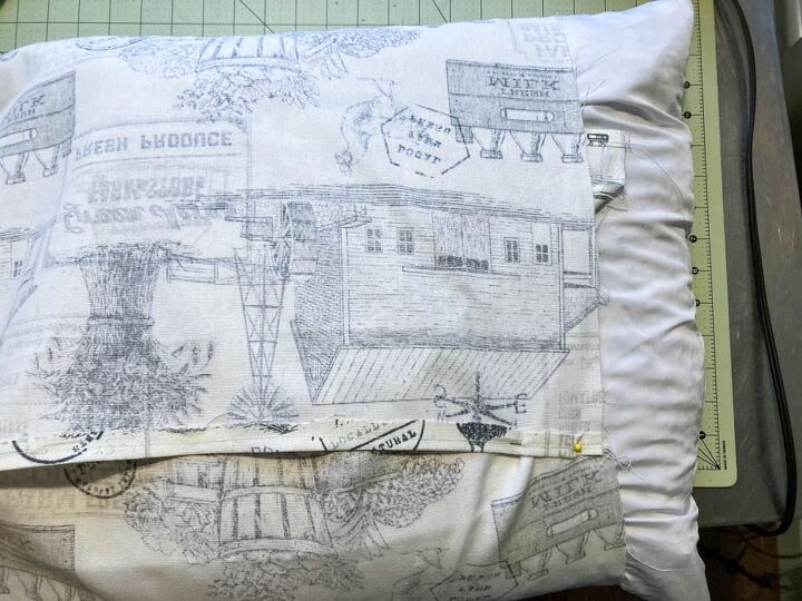 easy farmhouse envelope pillow cover tutorial