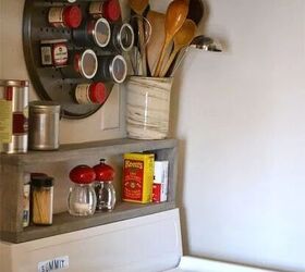 12 stunning ways to fill the space above your stove, Put up an accessible spice rack