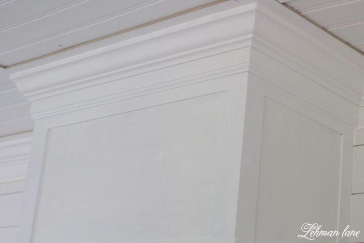 12 stunning ways to fill the space above your stove, Paint your range hood bright white