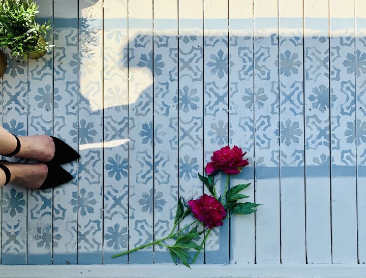 11 maneiras de atualizar seu espao ao ar livre para a primavera, Reforma de varanda pintada
