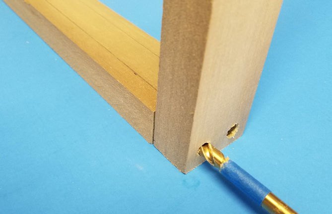 rack de panela de madeira bonita que um timo projeto para iniciantes, Use fita adesiva para marcar a profundidade da broca