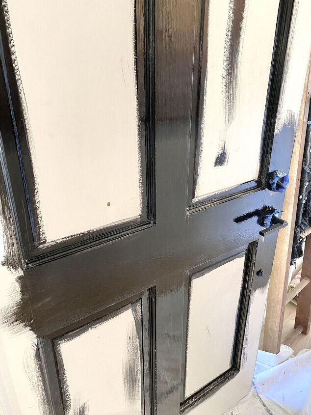 pinte o interior da nossa porta da frente de preto