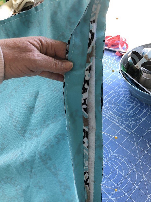 costure novas capas para almofadas ao ar livre