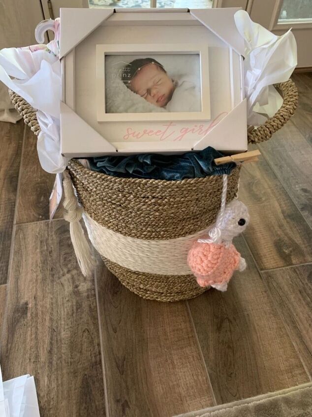 cesta de regalo para el beb