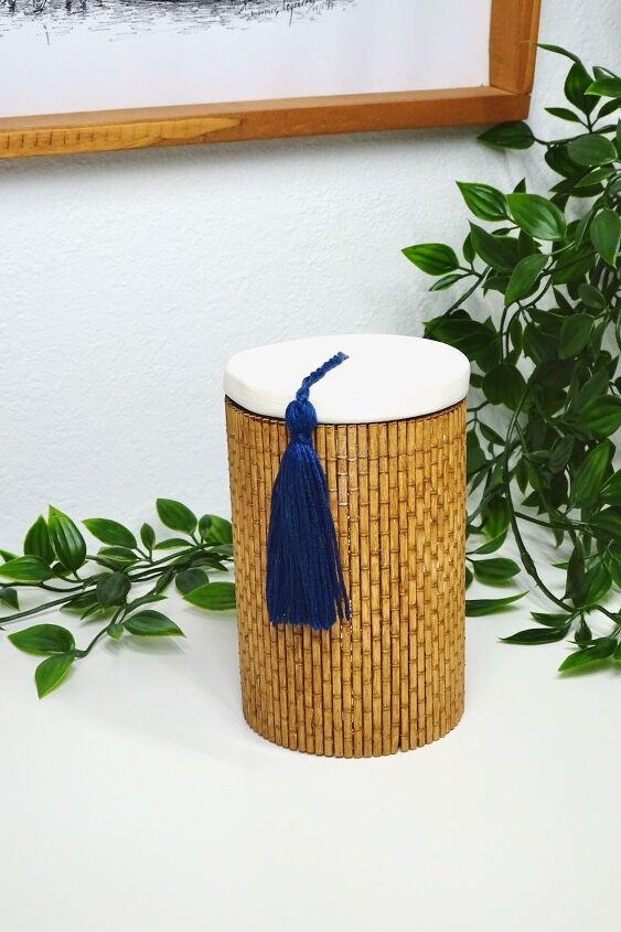 16 maneiras loucas e bonitas de usar latas vazias, Caixa de bambu feita de lata