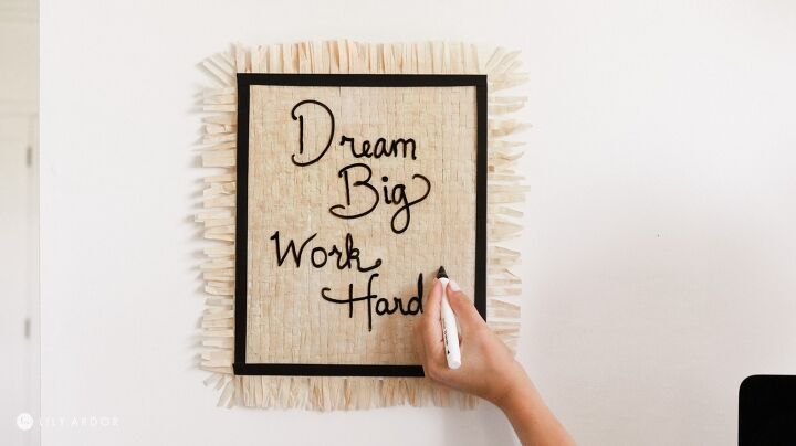 25 maneiras sonhadoras e acessveis de obter o visual boho por menos, Boho Erase Board Loja do d lar DIY