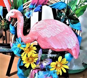 flamingo wreath with dollar tree products, Close Up of bottom half