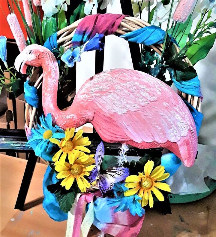 flamingo wreath with dollar tree products, Close Up of bottom half