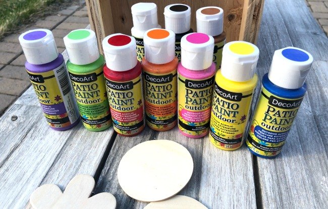 paint an outdoor birdhouse