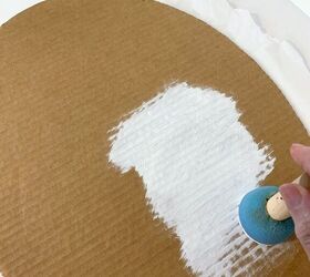 Cut a circle of cardboard for this special Mother's Day surprise