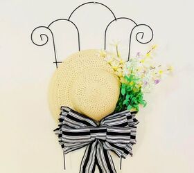 flower and sun hat wall decoration