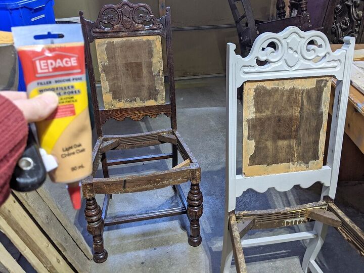 drab old dining chairs repurposed in fun patio furniture, Rellenar los agujeros de las grapas