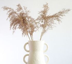 18 ideas de decoracin de alto nivel que cuestan menos de 20 dlares, DIY Faux Pottery Vase Upcycle jarr n de cer mica de imitaci n