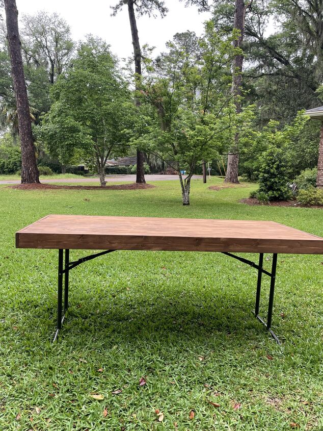 as 17 melhores maneiras de melhorar seu espao ao ar livre antes do vero, DIY placa de madeira remov vel para uma mesa dobr vel