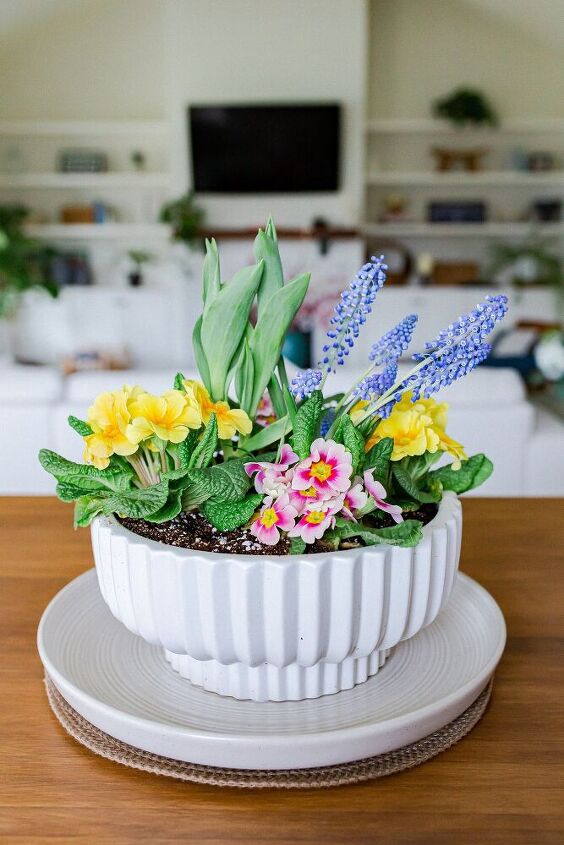 12 nuevas e impresionantes formas de lucir tus flores este ao, C mo hacer una maceta de primavera de interior